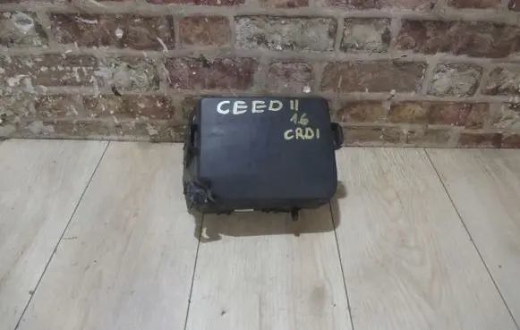 KIA Ceed Fuse box set