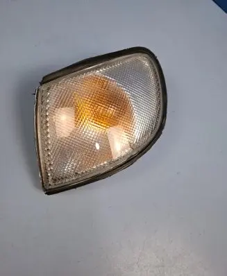 Nissan Sunny Front indicator light