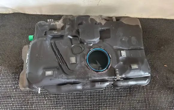 Mercedes-Benz CLA C117 X117 W117 Fuel tank A2464702701
