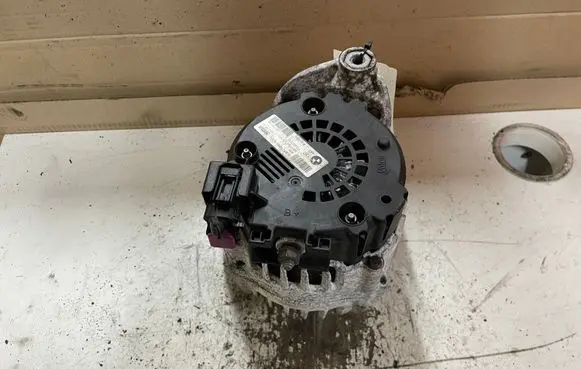 BMW 1 F20 F21 Generator/alternator 8519890 2617511A FG18D111