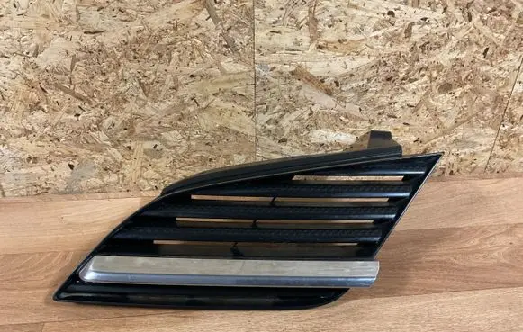 Nissan Primera Front bumper upper radiator grill 62330AU300