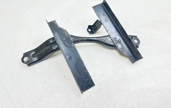 Toyota Verso Battery bracket 
