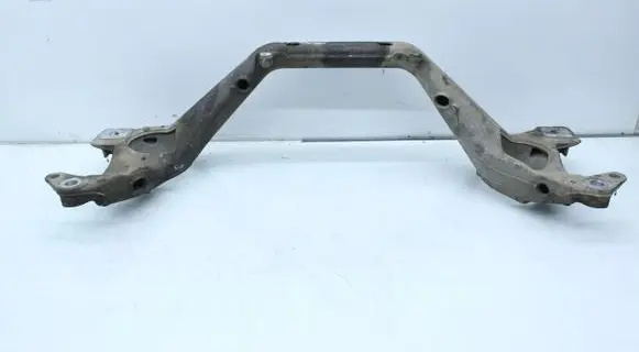 Volkswagen Touareg I Front subframe