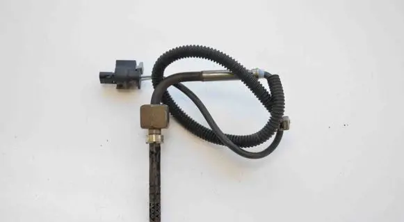 Mercedes-Benz E W212 Oil temperature sensor 1245620700968 A0081532728