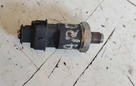 Fuel pressure sensor