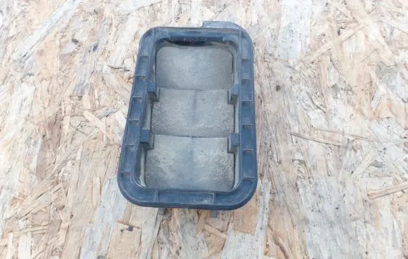 Honda FR-V Quarter panel pressure vent 75450SEY0030