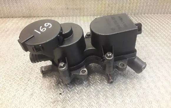 Mercedes-Benz A W169 Oil breather separator 6400101062 A6400101062