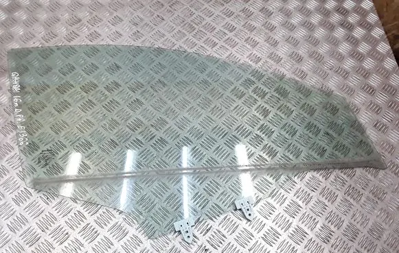 Nissan Qashqai Front door window glass four-door E143r001582