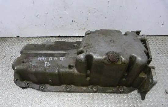 Audi A4 S4 B5 8D Oil sump R90400134