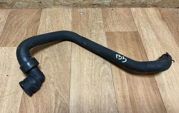 Opel Insignia A Engine coolant pipe/hose 13220143 5655636 56556389