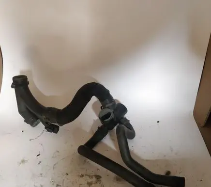 Coolant pipe/hose