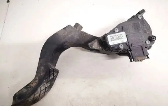 Volkswagen PASSAT B5.5 Accelerator throttle pedal 8d1721523j 6pv00837603