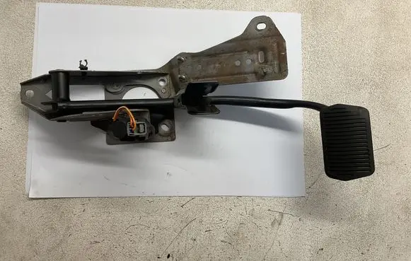 Volvo V50 Brake pedal 4N512467DG 31202371 10516M03