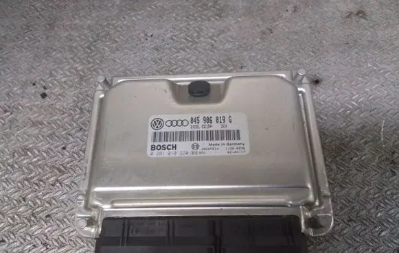 Audi A2 Engine control unit/module 045906019G 0281010220