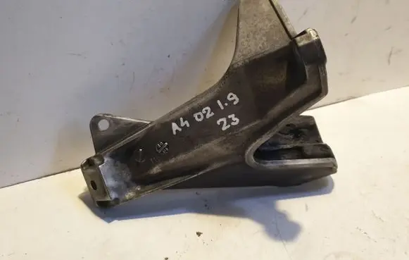 Audi A4 S4 B6 8E 8H Engine mounting bracket 8E0199308D