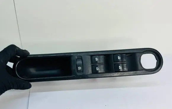 Renault Espace - Grand espace IV Electric window control switch 8200328425