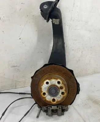 BMW 2 F46 Rear wheel hub spindle/knuckle 6851582
