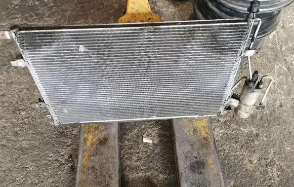 Volvo V70 A/C cooling radiator (condenser)