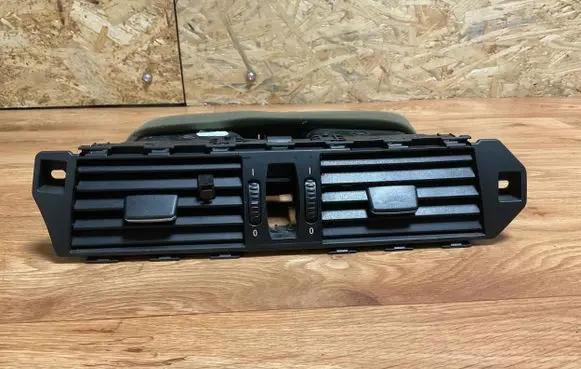 BMW 5 E60 E61 Dash center air vent grill 6910734 141218 7009275