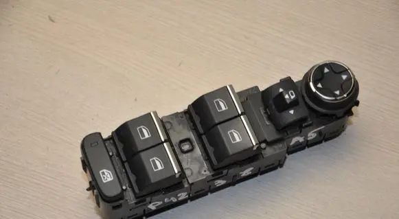 Peugeot 508 II Electric window control switch 98225958ZD