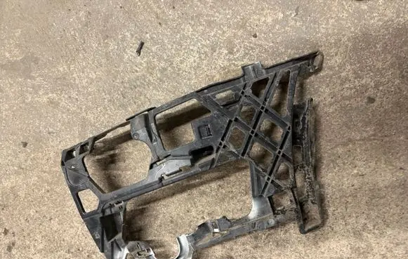 Volkswagen Golf VII Front bumper mounting bracket 5G0807723D