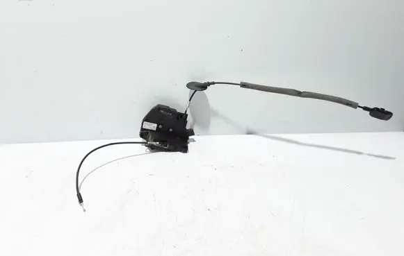 Renault Captur Rear door lock 825005865R