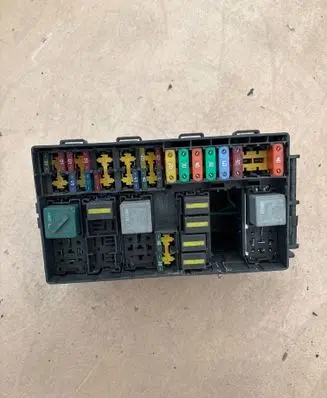 Ford Focus Fuse box set 518276100 2M5T14A067BB