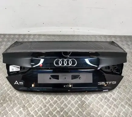 Audi A5 Tailgate/trunk/boot lid 8W6827025E