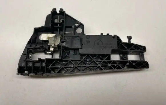 Audi A4 S4 B8 8K Front door exterior handle/bracket 8T0837886A 8T0837886