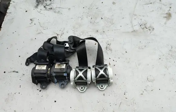BMW 1 F20 F21 Front seatbelt 