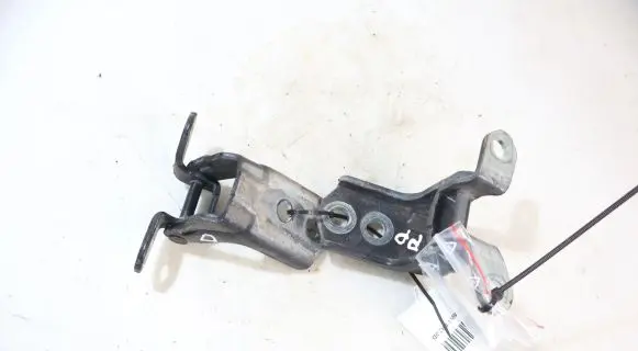 Infiniti Q50 Front door hinge set 
