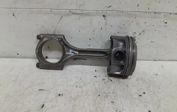 Volvo XC90 Piston with connecting rod 31401210