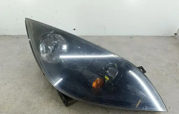 Mitsubishi Colt Headlight/headlamp 8301B368