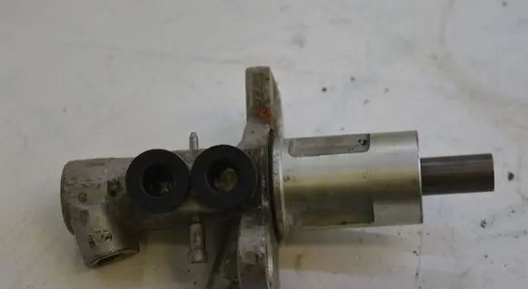 Audi A4 S4 B6 8E 8H Master brake cylinder