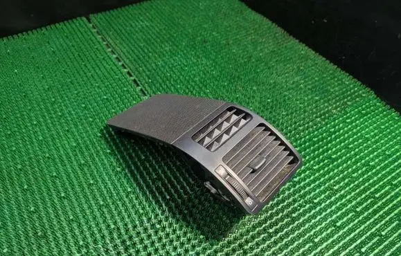 Volkswagen Touran I Dashboard side air vent grill/cover trim 1T0819704B