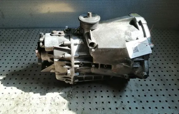 Volkswagen II LT Manual 5 speed gearbox 000300043A 721993 9022610603