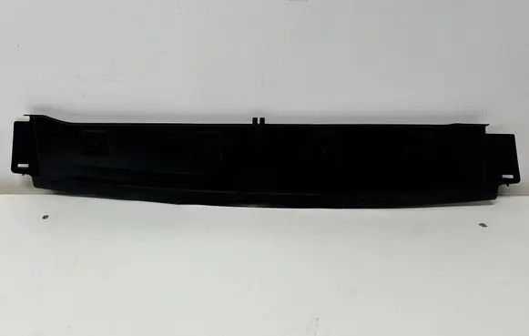 Audi Q3 F3 Intercooler air guide/duct channel 83A121286