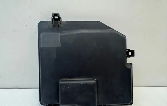 Honda CR-V Fuse box cover SWYE01