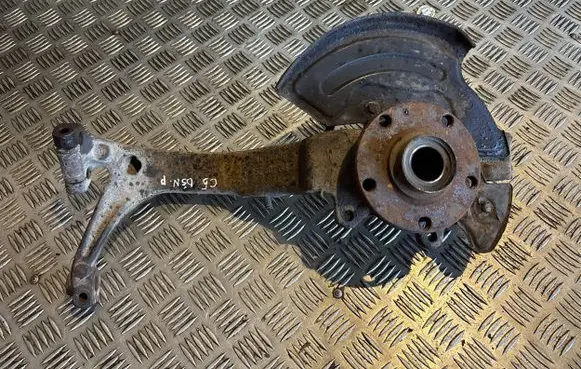 Audi A6 S6 C5 4B Front wheel hub