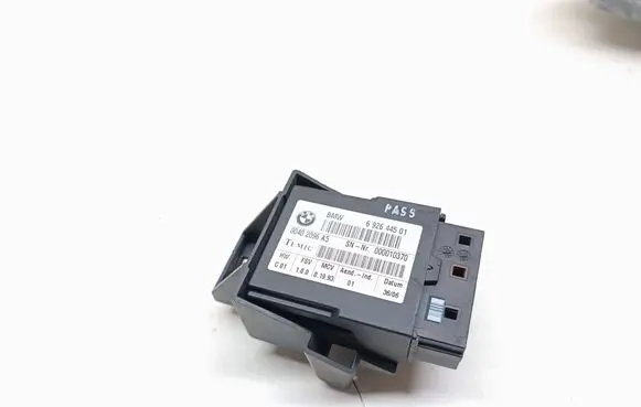BMW 5 E60 E61 Seat heating relay 6926445