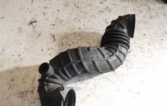 Audi A6 S6 C4 4A Air intake hose/pipe 4a0145747a