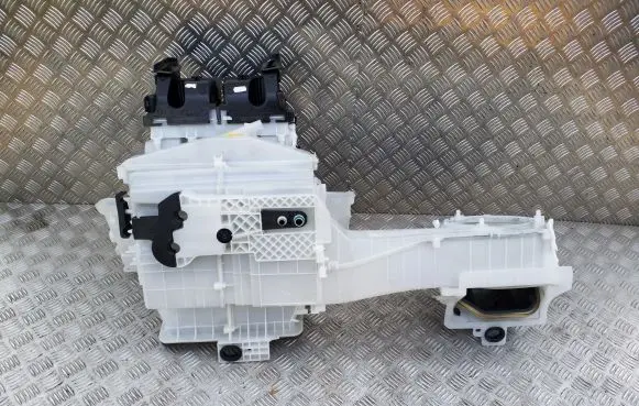 Opel Grandland X Interior heater climate box assembly housing 9675402680