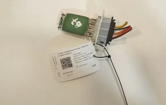 Volkswagen PASSAT B7 Heater blower motor/fan resistor 1J0972754