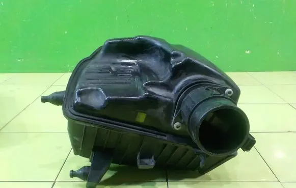 Nissan Qashqai+2 Air filter box WP175