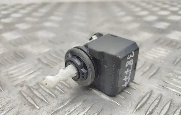 Opel Astra J Headlight level adjustment motor 