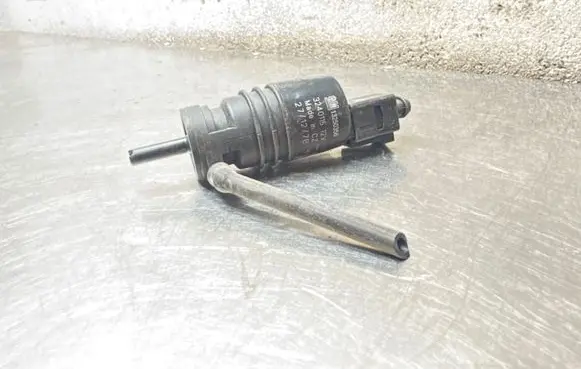 Opel Astra H Windscreen/windshield washer pump 13250356 3240115 7127