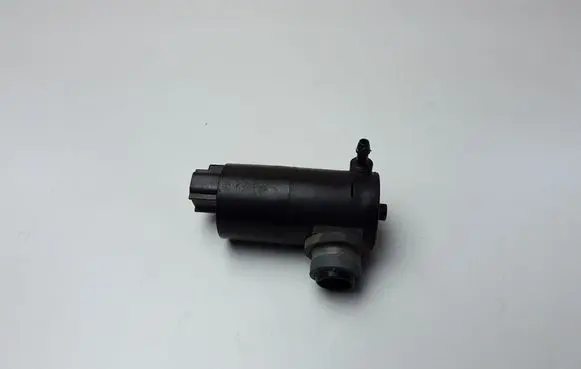Toyota Avensis T270 Windscreen/windshield washer pump 100517A