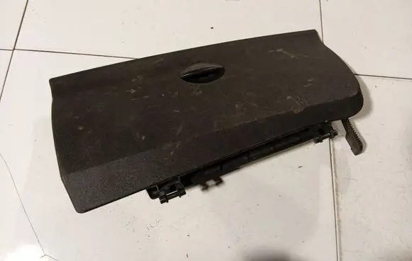 Citroen C4 I Glove box