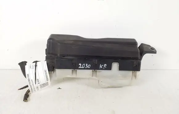 Toyota Avensis T250 Fuse module 82741-20060