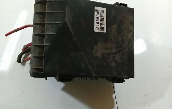 Volkswagen Golf V Fuse box set 